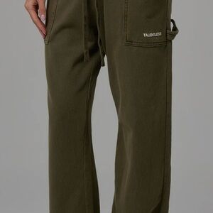 TALENTLESS Woman’s Cargo Pants in Brown